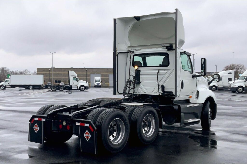 2021 CUM LT625 6×4 Day Cab