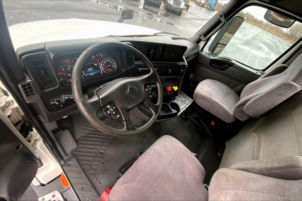 2021 CUM LT625 6×4 Day Cab