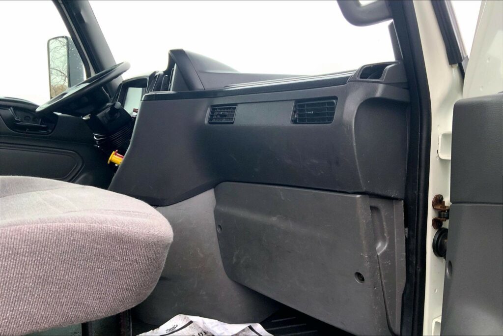 2021 CUM LT625 6×4 Day Cab