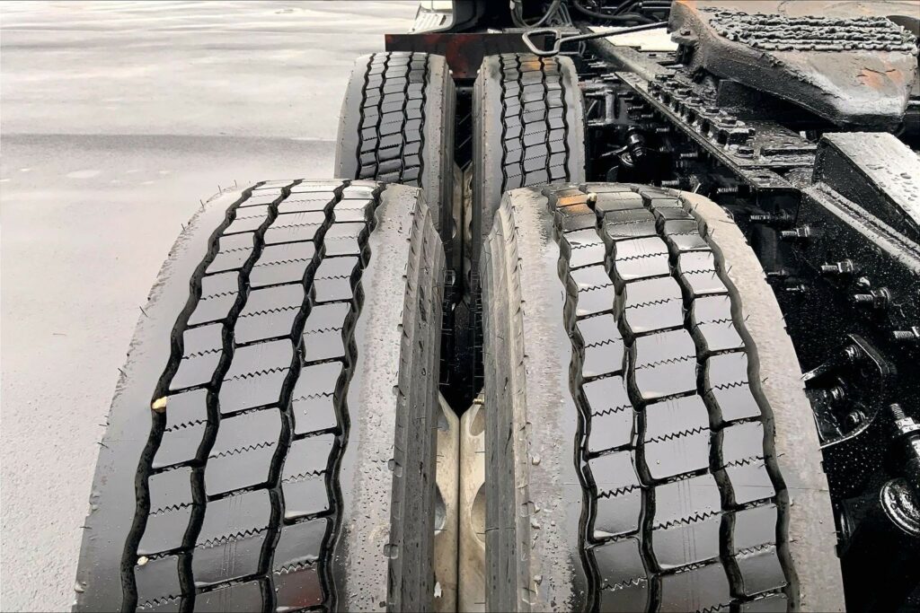 2021 CUM LT625 6×4 Day Cab