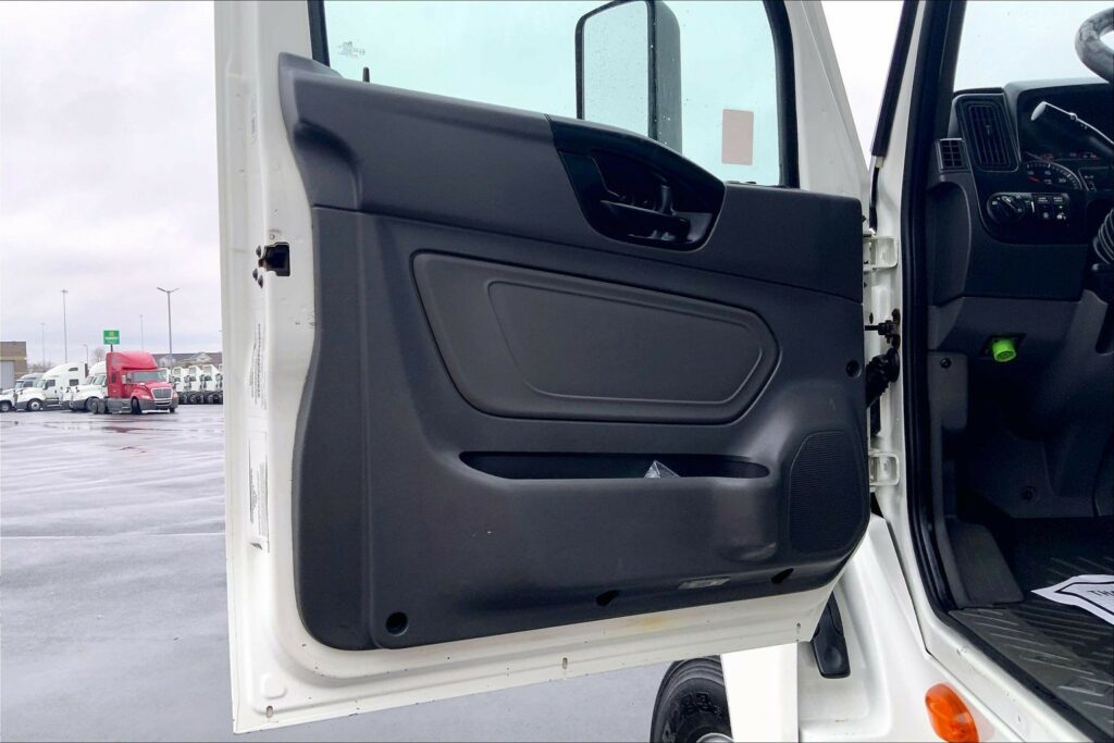 2021 CUM LT625 6×4 Day Cab