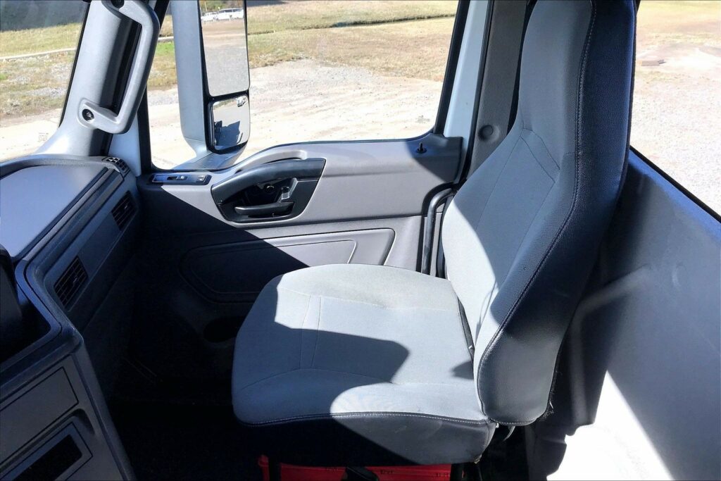 2019 INT LT625 6×4 Day Cab