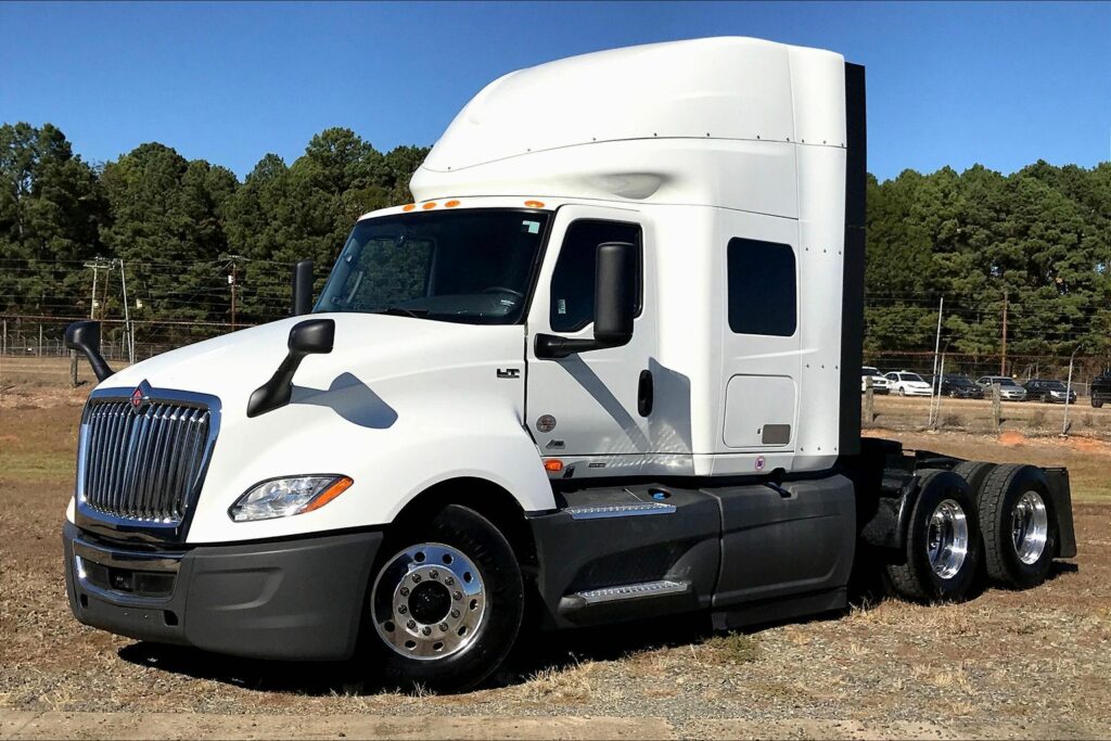 2022 INT LT625 6×4 Sleeper