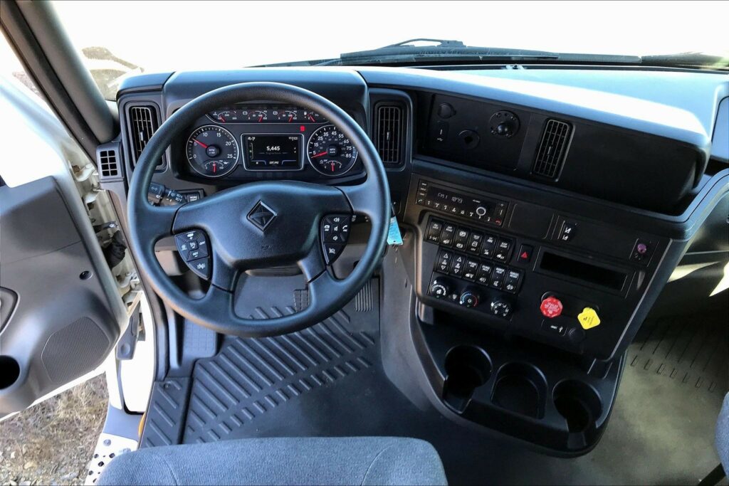 2022 INT LT625 6×4 Sleeper