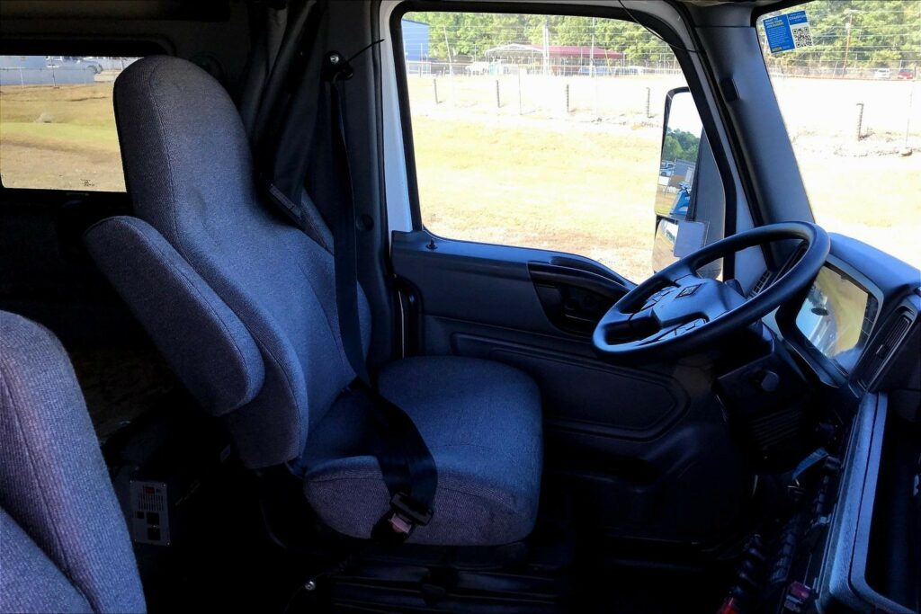 2022 INT LT625 6×4 Sleeper