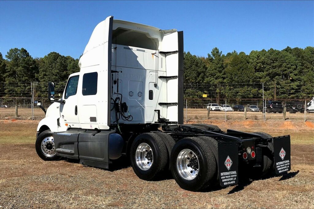 2022 INT LT625 6×4 Sleeper