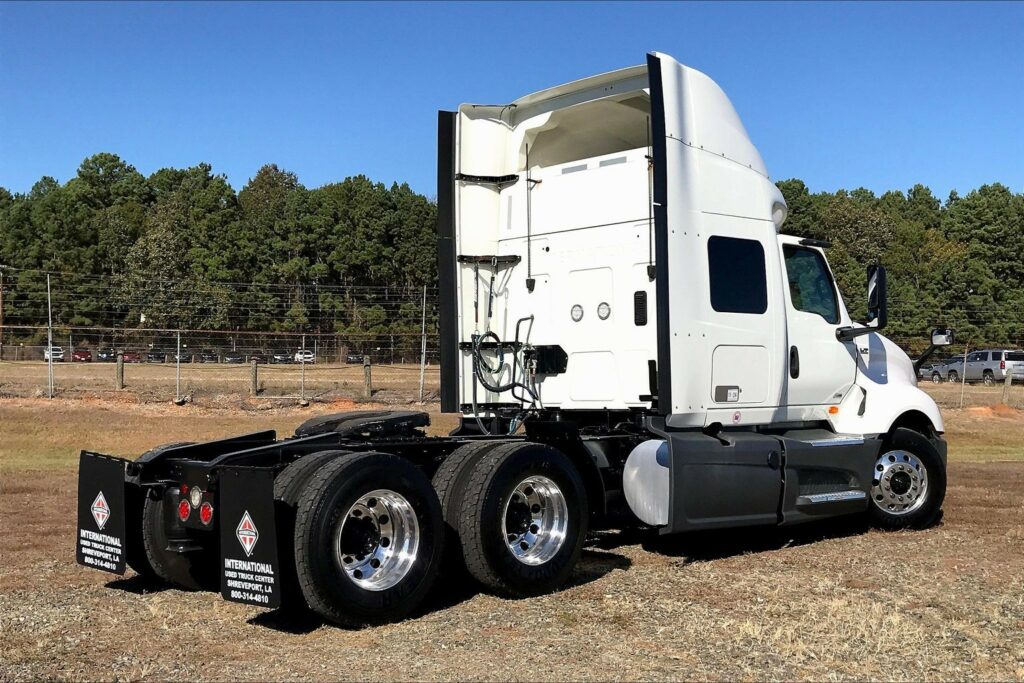 2022 INT LT625 6×4 Sleeper