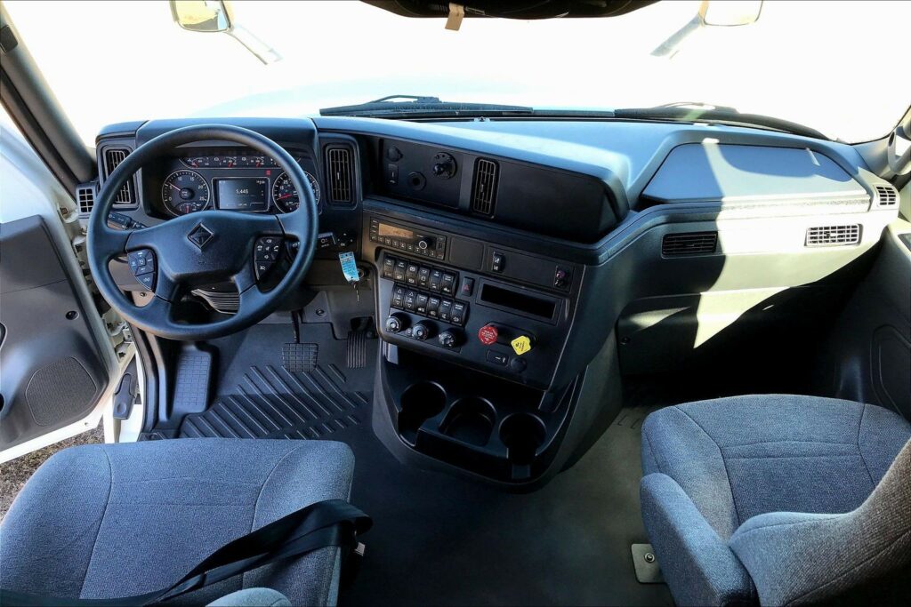 2022 INT LT625 6×4 Sleeper