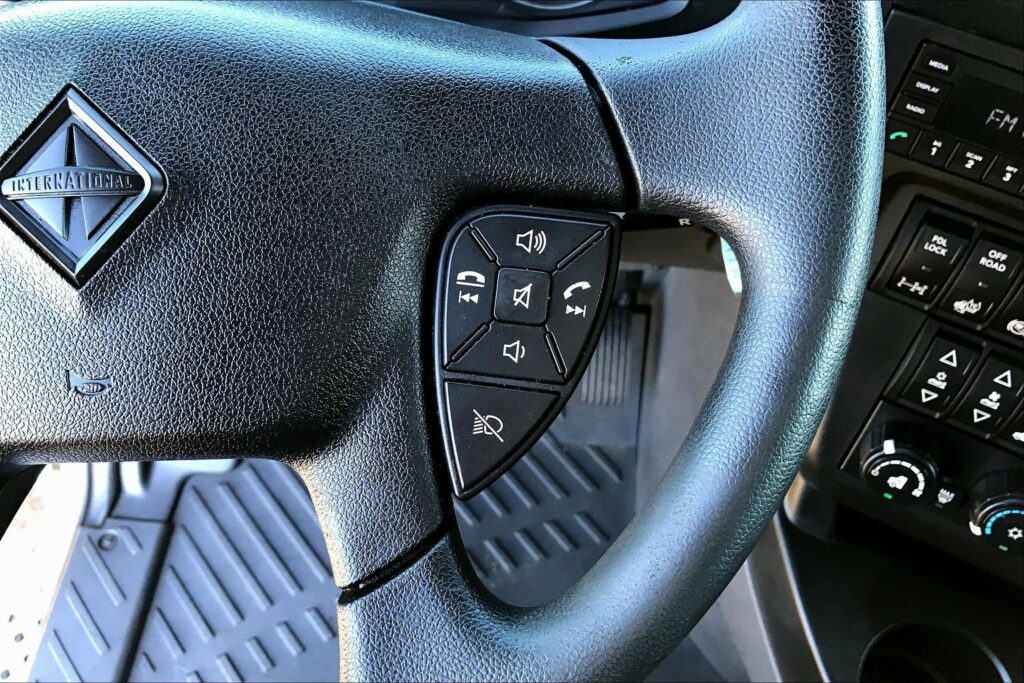 2022 INT LT625 6×4 Sleeper