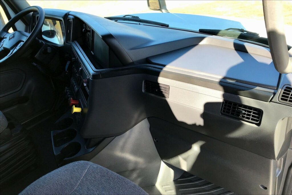 2022 INT LT625 6×4 Sleeper