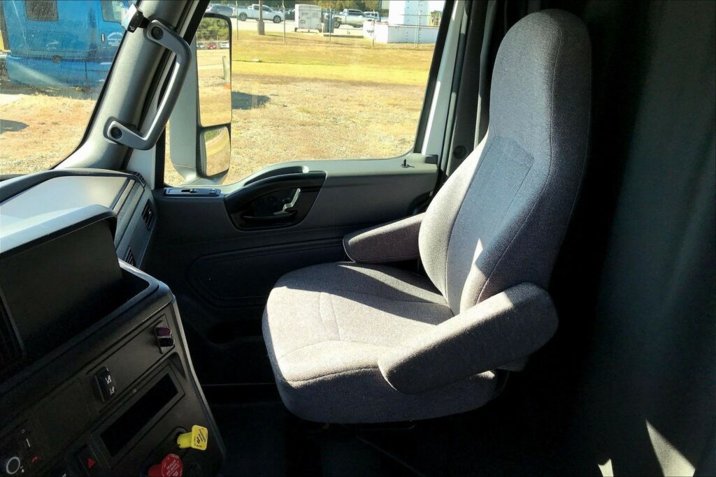 2022 INT LT625 6×4 Sleeper