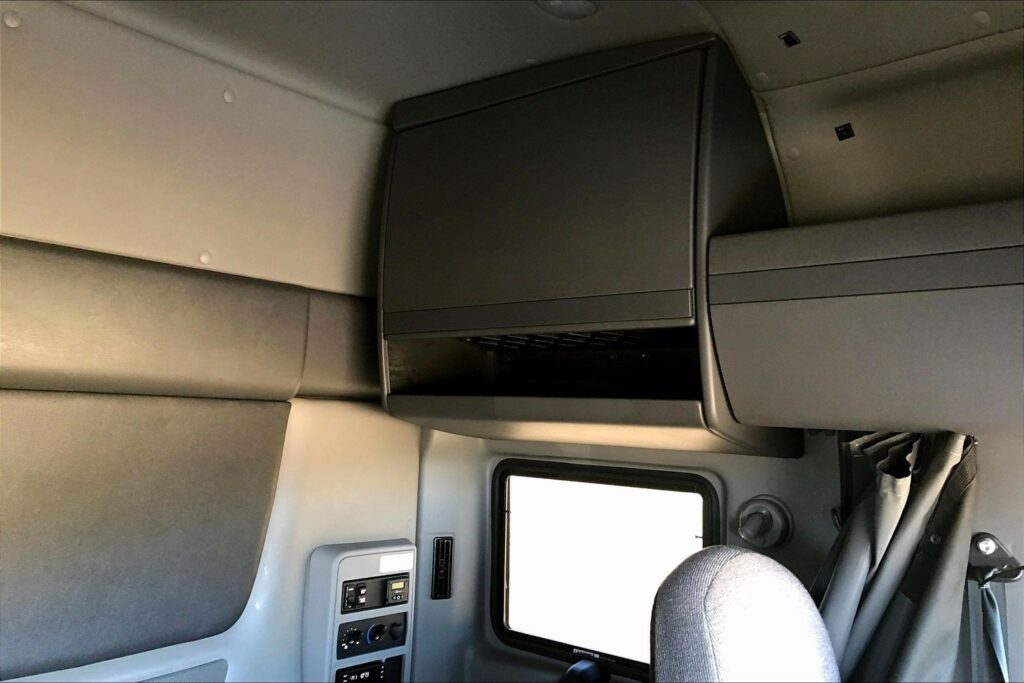 2022 INT LT625 6×4 Sleeper