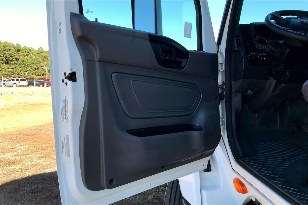 2022 INT LT625 6×4 Sleeper