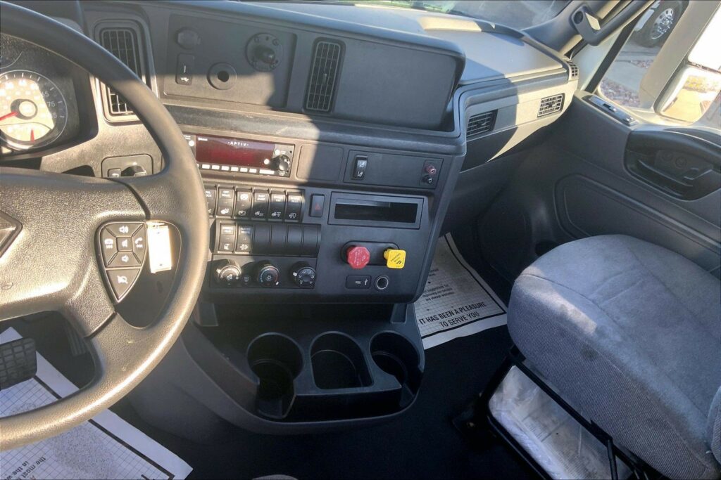 2021 INT LT625 6×4 Day Cab