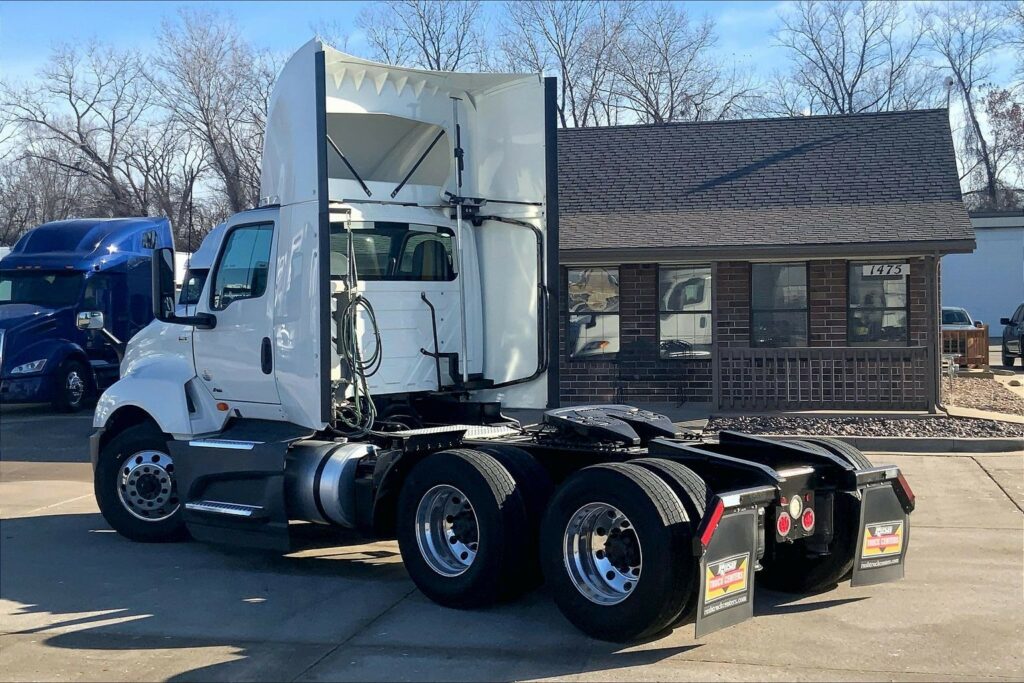 2021 INT LT625 6×4 Day Cab