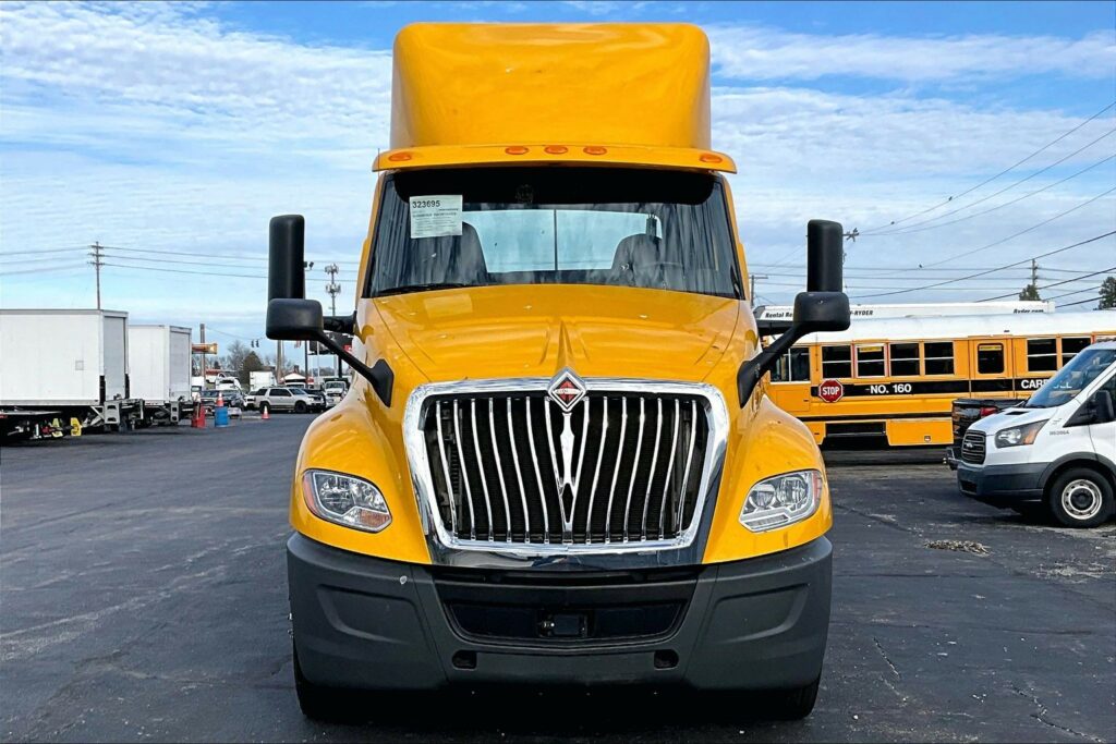 2019 INT LT625 6×4 Day Cab