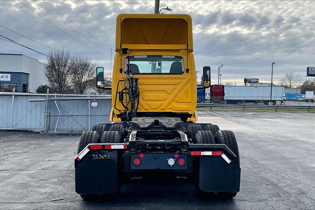 2019 INT LT625 6×4 Day Cab