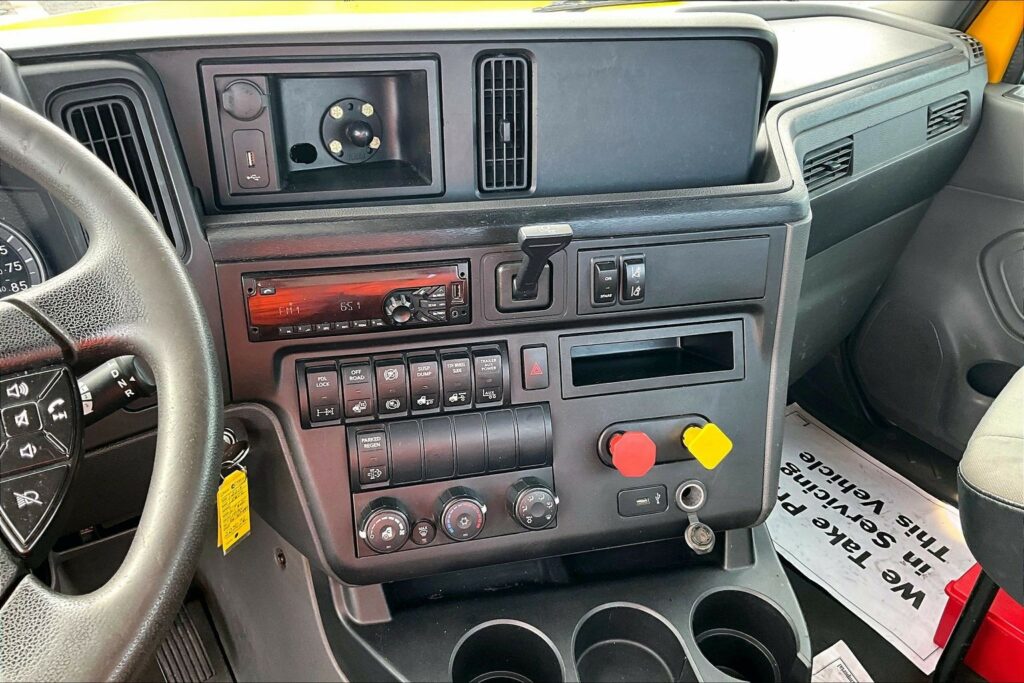 2019 INT LT625 6×4 Day Cab