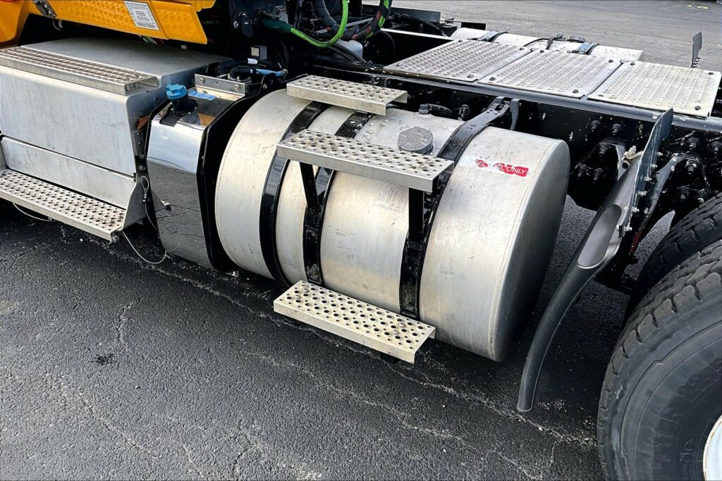 2019 INT LT625 6×4 Day Cab