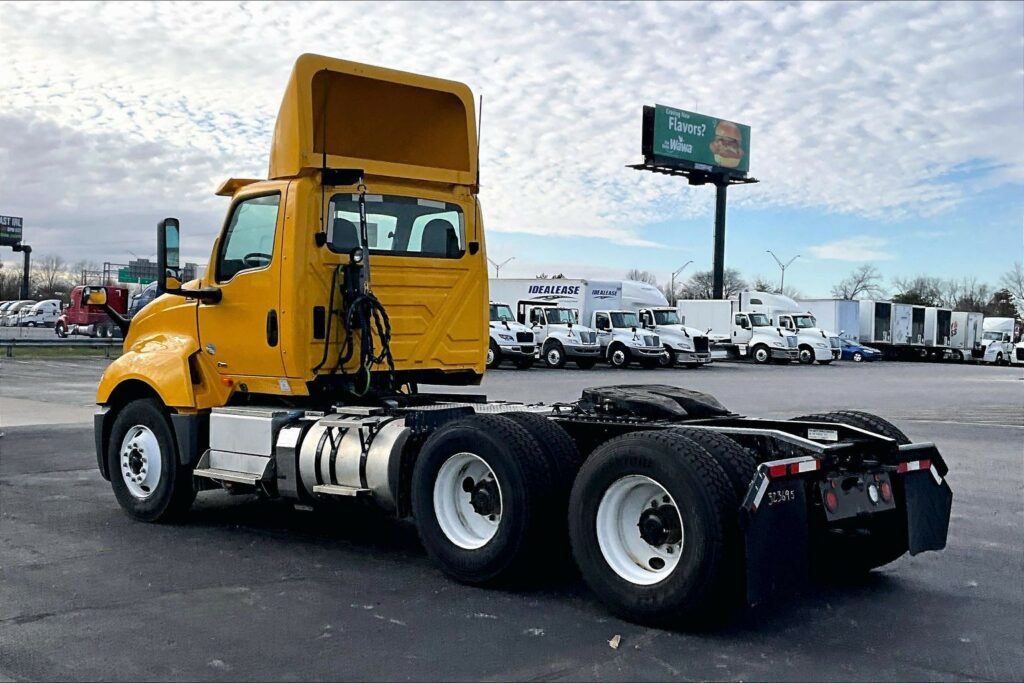 2019 INT LT625 6×4 Day Cab