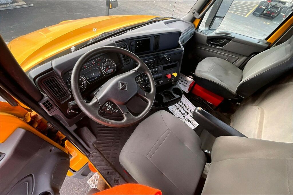 2019 INT LT625 6×4 Day Cab