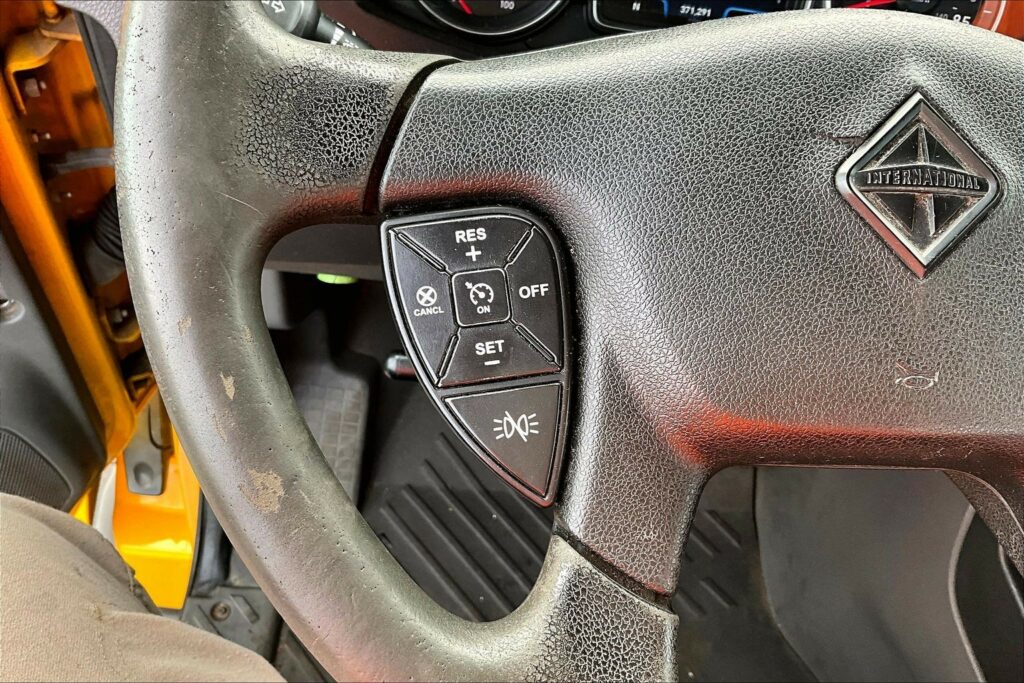 2019 INT LT625 6×4 Day Cab