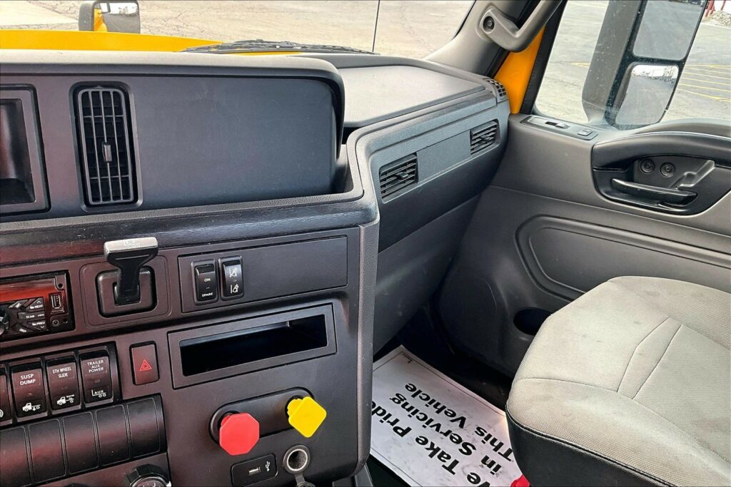 2019 INT LT625 6×4 Day Cab