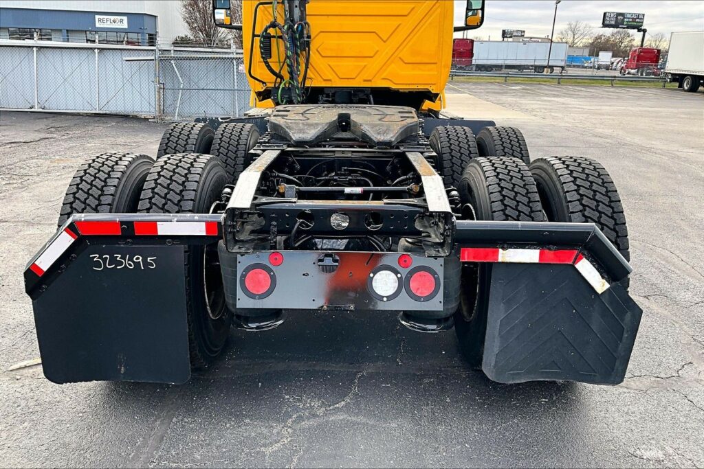 2019 INT LT625 6×4 Day Cab