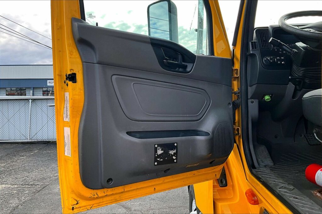 2019 INT LT625 6×4 Day Cab