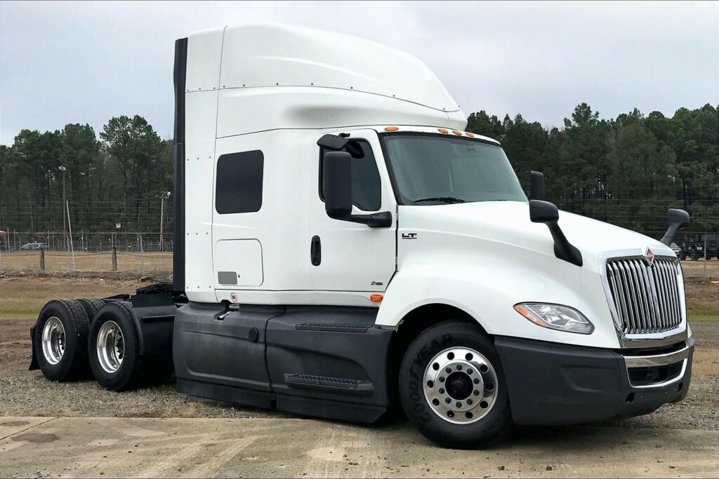 2022 INT LT625 6×4 Sleeper