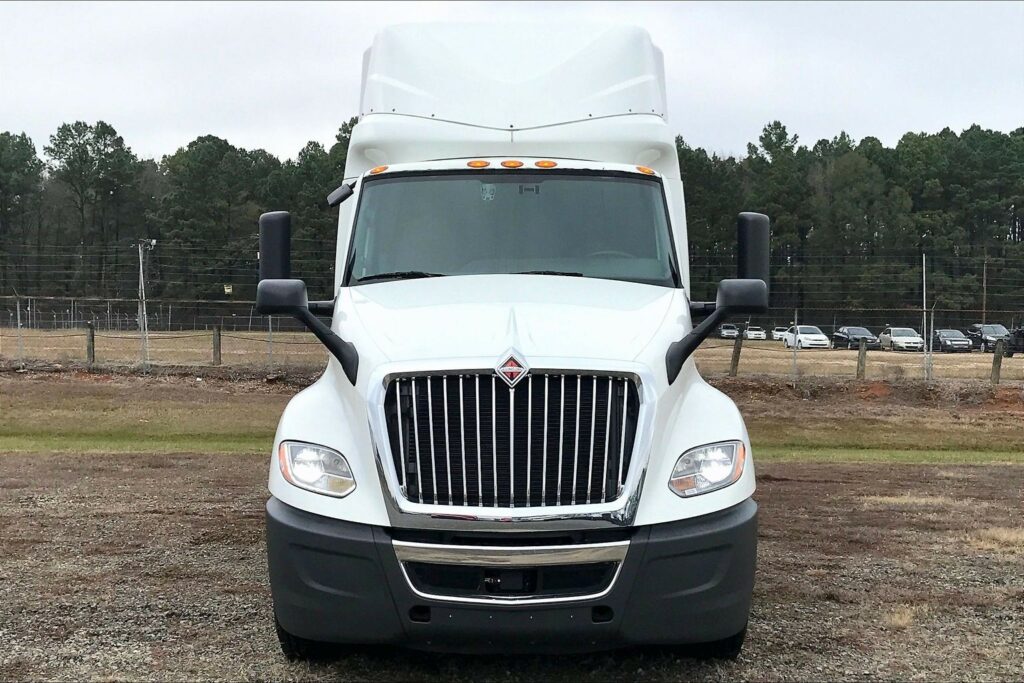 2022 INT LT625 6×4 Sleeper