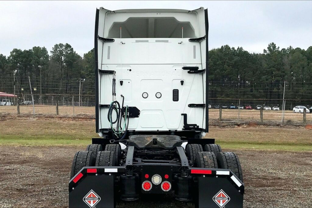 2022 INT LT625 6×4 Sleeper