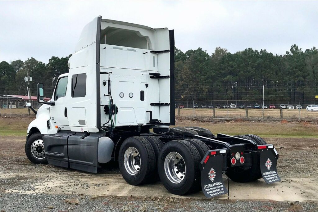 2022 INT LT625 6×4 Sleeper