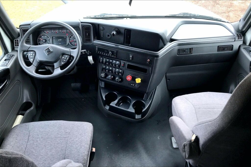 2022 INT LT625 6×4 Sleeper