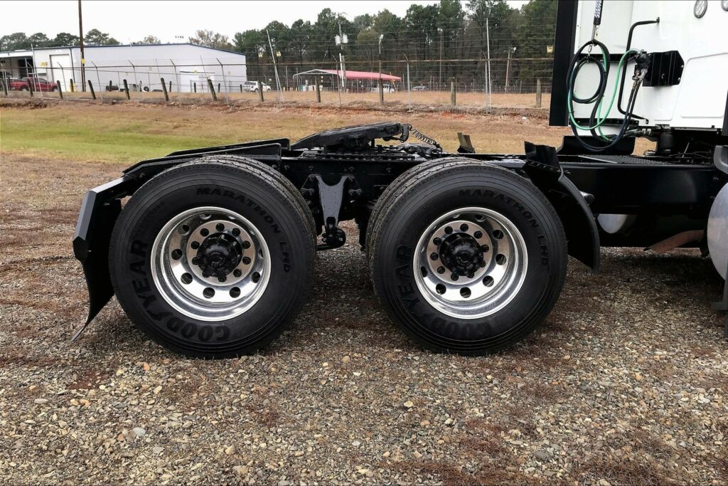 2022 INT LT625 6×4 Sleeper