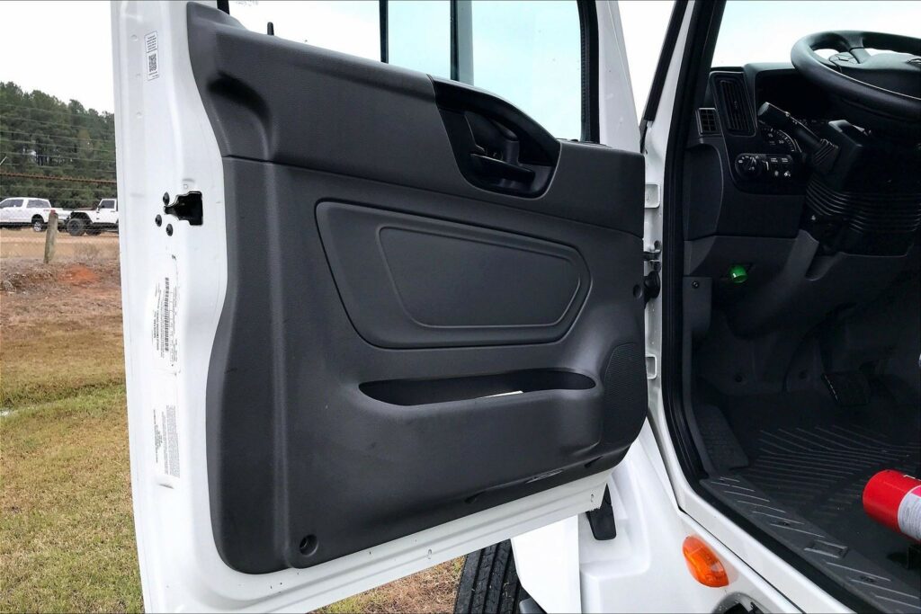 2022 INT LT625 6×4 Sleeper