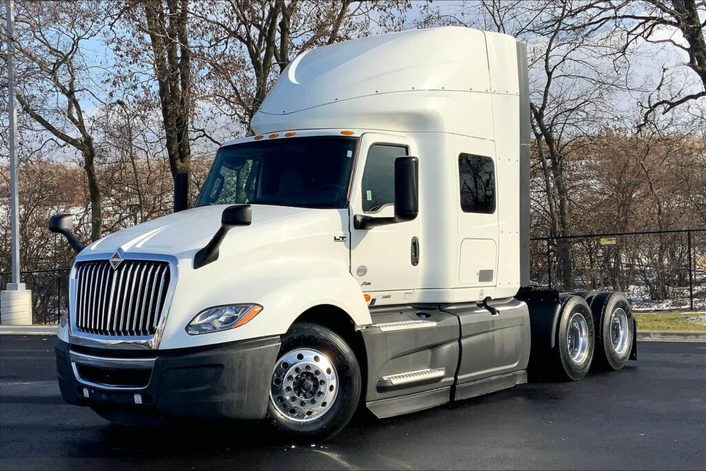 2022 INT LT625 6×4 Sleeper