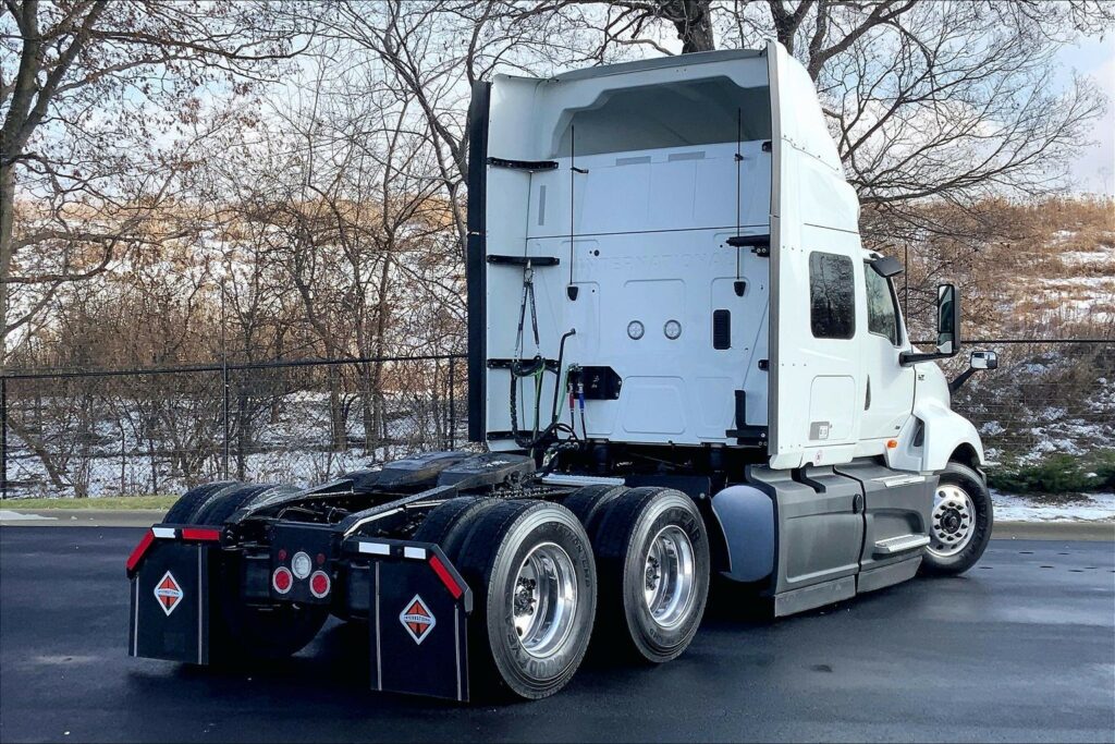 2022 INT LT625 6×4 Sleeper