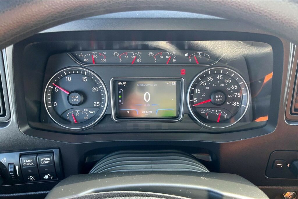 2022 INT LT625 6×4 Sleeper