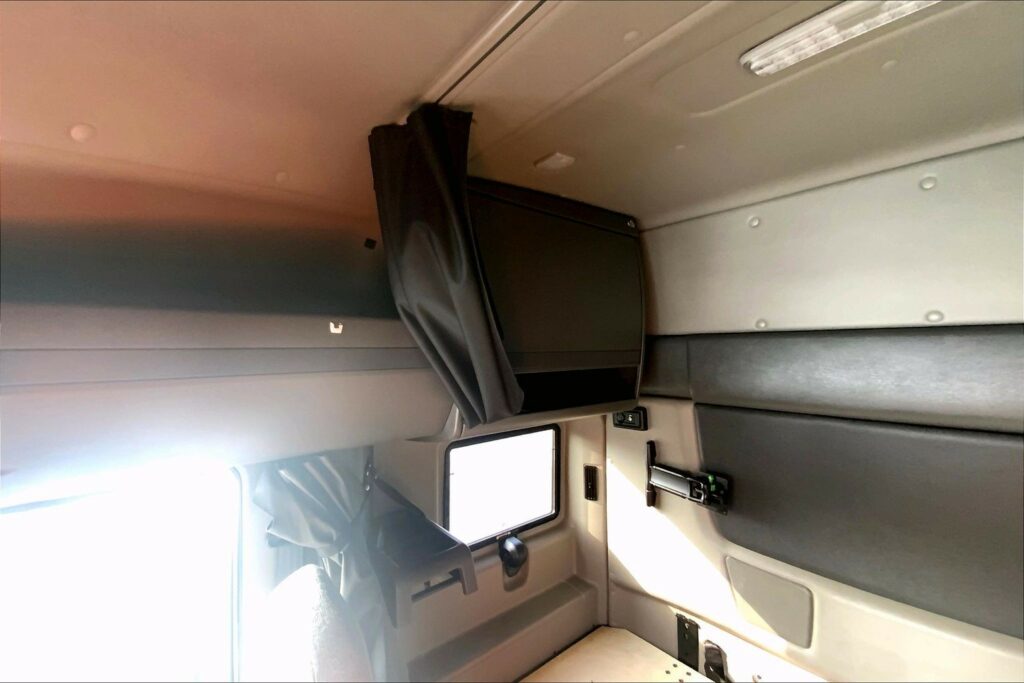 2022 INT LT625 6×4 Sleeper