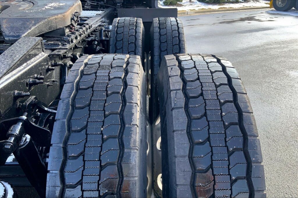 2022 INT LT625 6×4 Sleeper