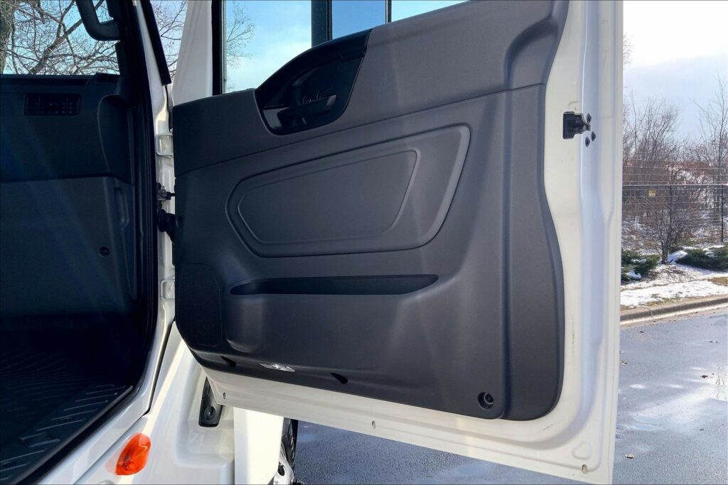 2022 INT LT625 6×4 Sleeper