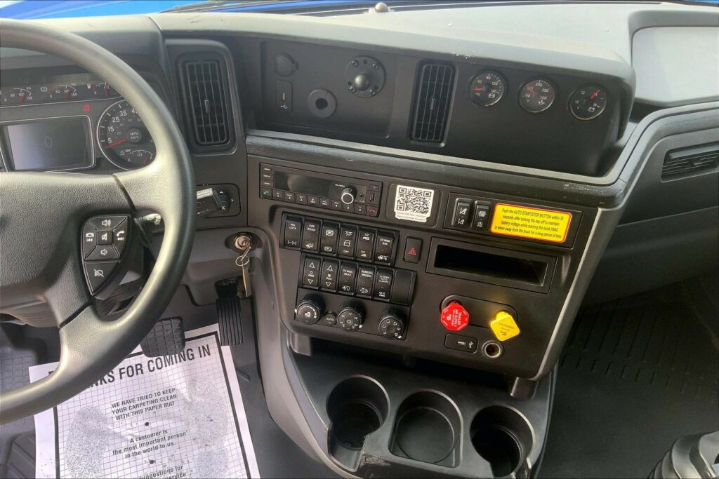 2022 INT LT625 6×4 Sleeper