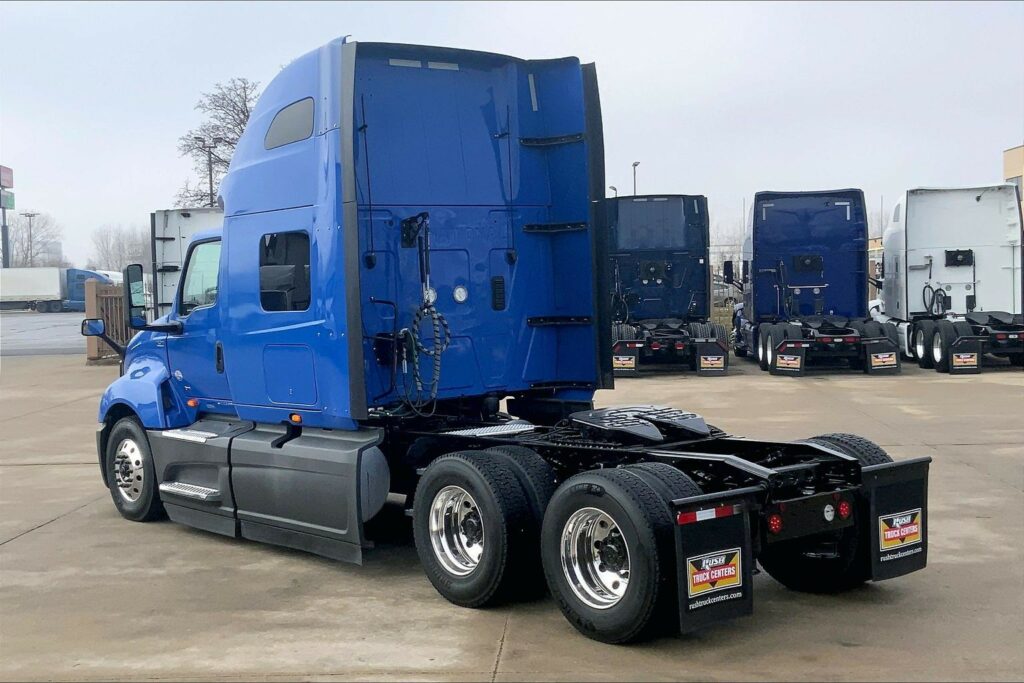 2022 INT LT625 6×4 Sleeper