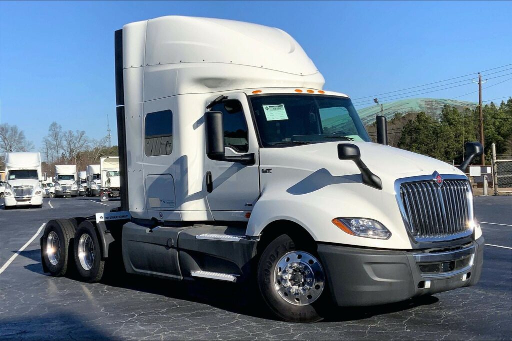 2022 INT LT625 6×4 Sleeper