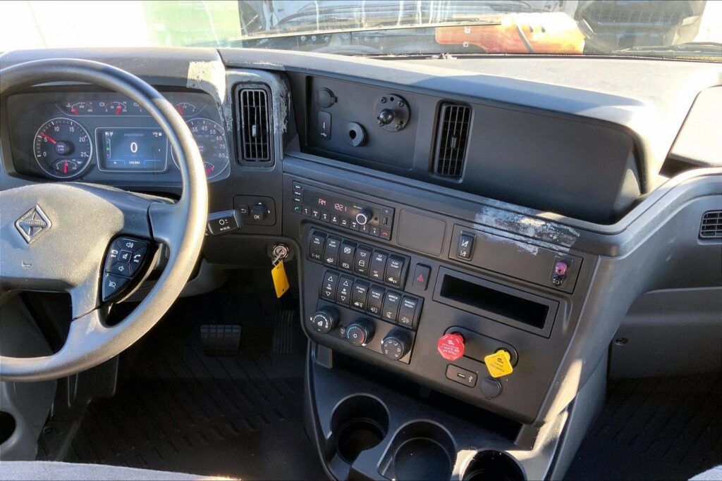 2022 INT LT625 6×4 Sleeper