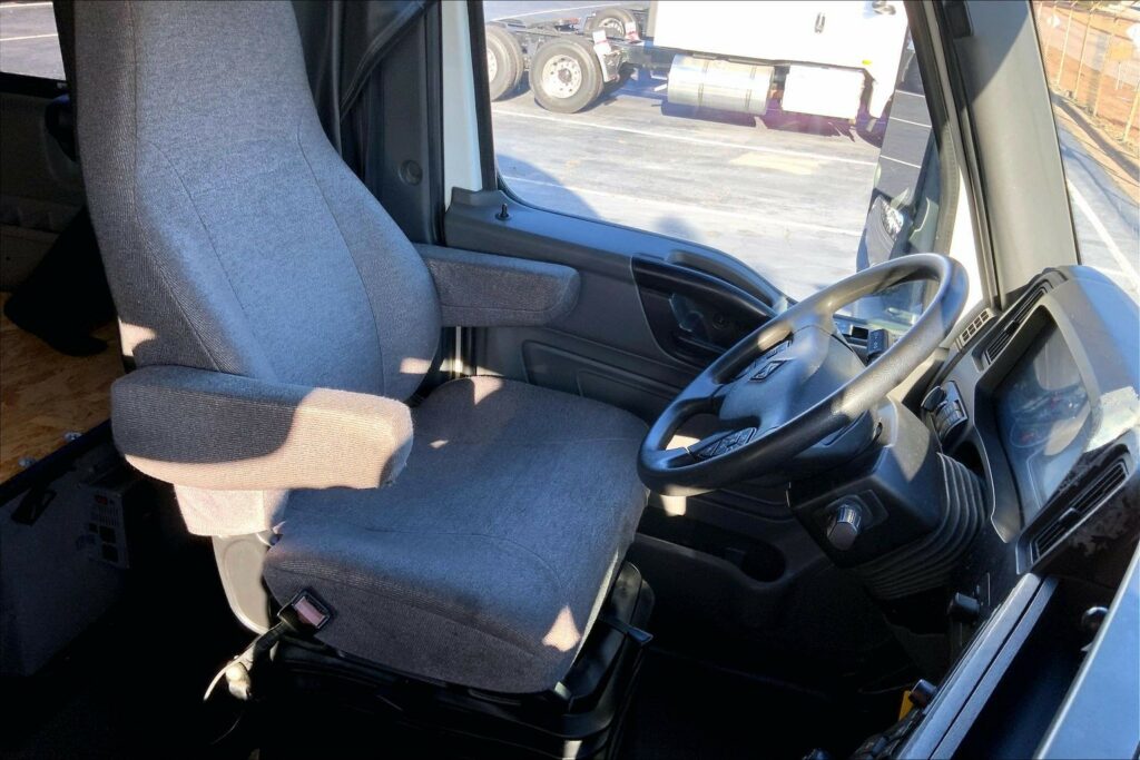 2022 INT LT625 6×4 Sleeper