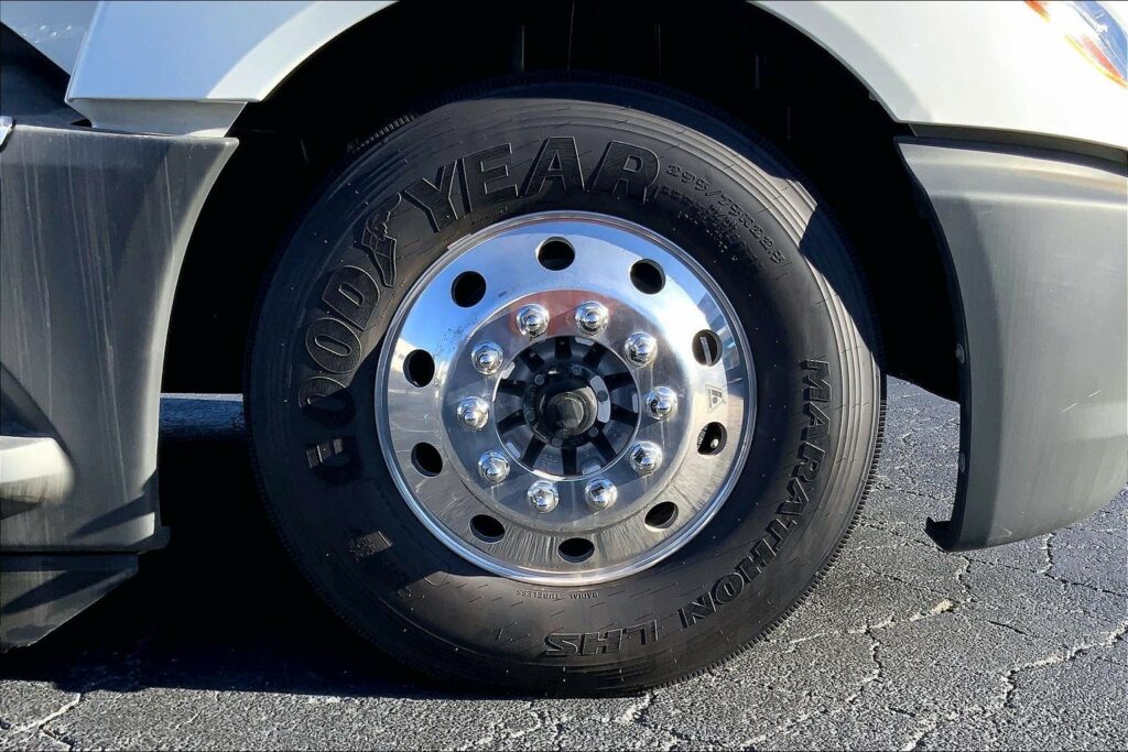 2022 INT LT625 6×4 Sleeper