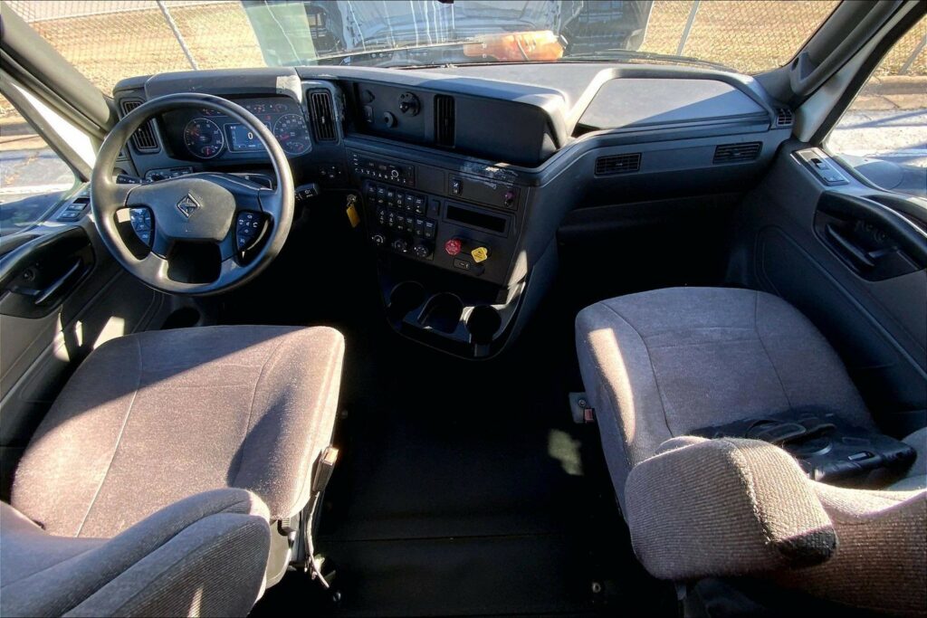 2022 INT LT625 6×4 Sleeper