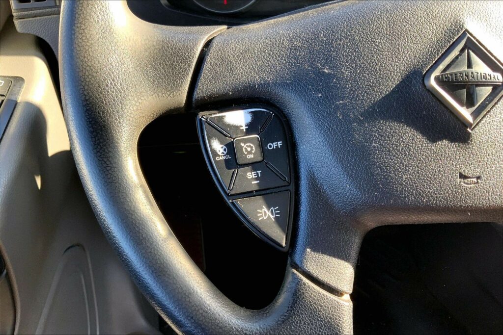 2022 INT LT625 6×4 Sleeper